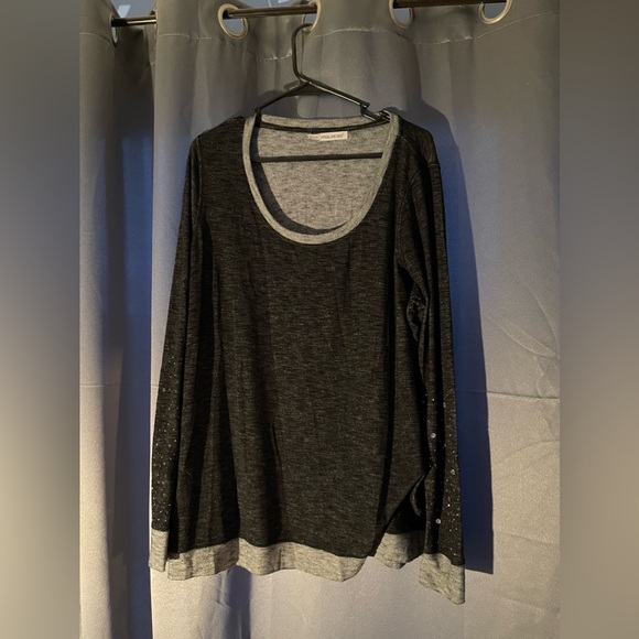 Grey long sleeve with jewels - Picture 1 of 4